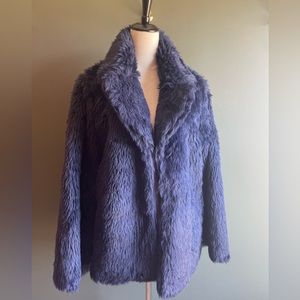 NWOT Suzanne Betro Bell Sleeve Single Clasp Blue Faux Fur Jacket